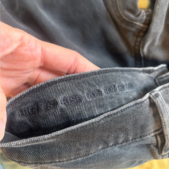 Set of woman’s name brand jeans - Picture 3 of 4